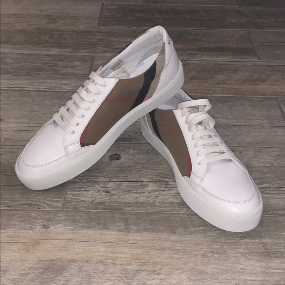 Burberry Salmond Sneakers 40.5 - Never Worn